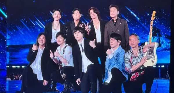 配资平台查询网站 F4合体再度合唱《流星雨》，或2026年启动巡回演唱会！网友：这是多少人的青春啊